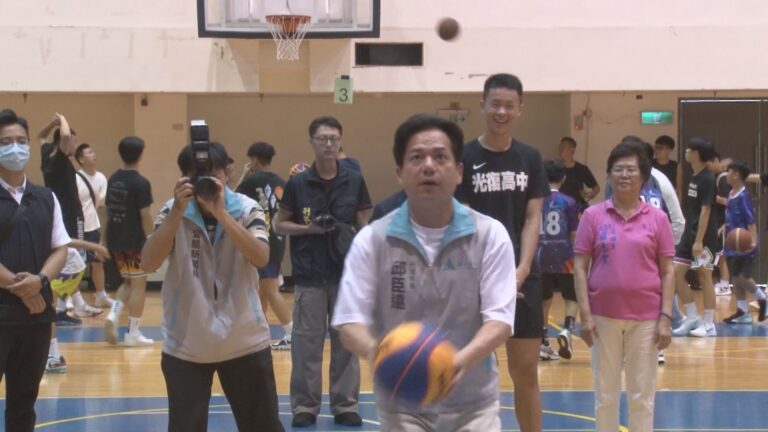 稅務盃3vs3鬥牛籃賽 邱臣遠罰球3投3進